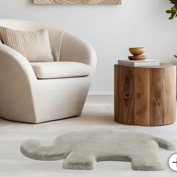 Animal Shape Faux Fur Rug - Picture 4 of 4